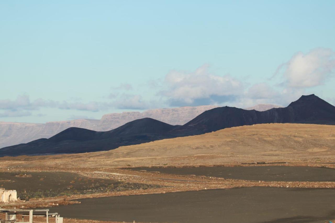 Paisaje Lunar Tinajo Exteriör bild